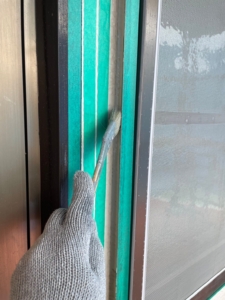 シーリング施工　プライマー塗布3